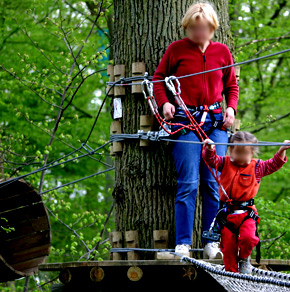 L'anniversaire de mes enfants au parcours aventure de Sainte Assise, parcours acrobatiques dans les arbres en Seine et Marne.