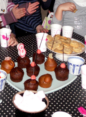 Anniversaire pour enfants avezc un atelier cuisine pour les enfants. 06100 Nice, dans les Alpes-Maritimes en région Provence-Alpes-Côte d'Azur.