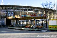 manège pour les enfants devant le stade Sbastien Charléty