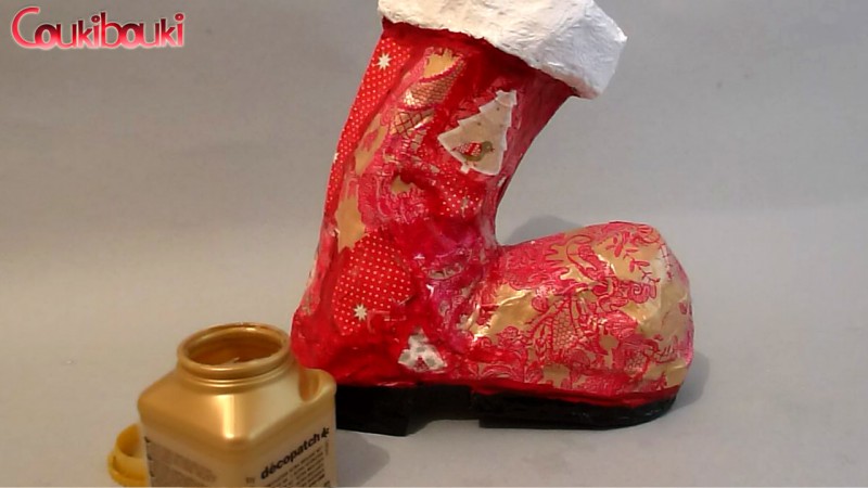 Botte de Noël en papier mâché, le vernis