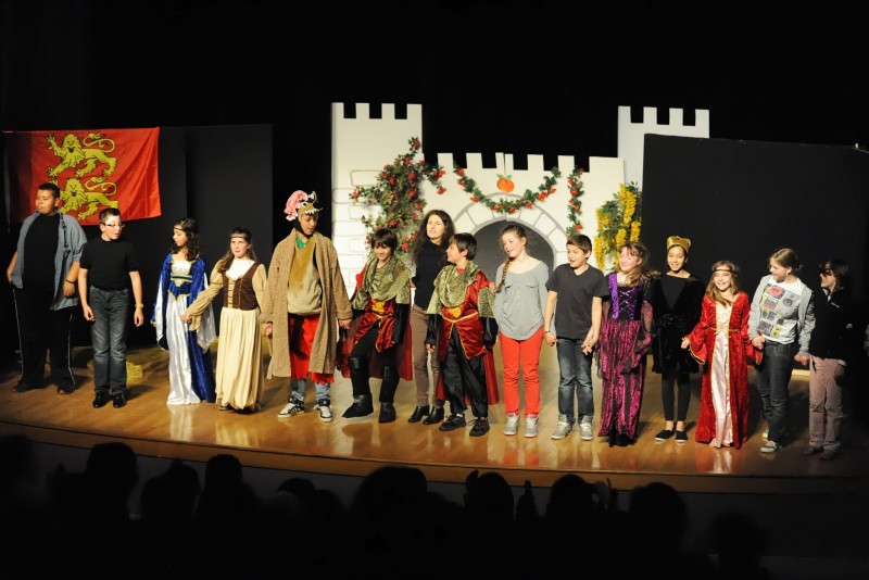 Cours de théâtre pour les enfants au théâtre de l'Astragale Spectacle à la Gidouille