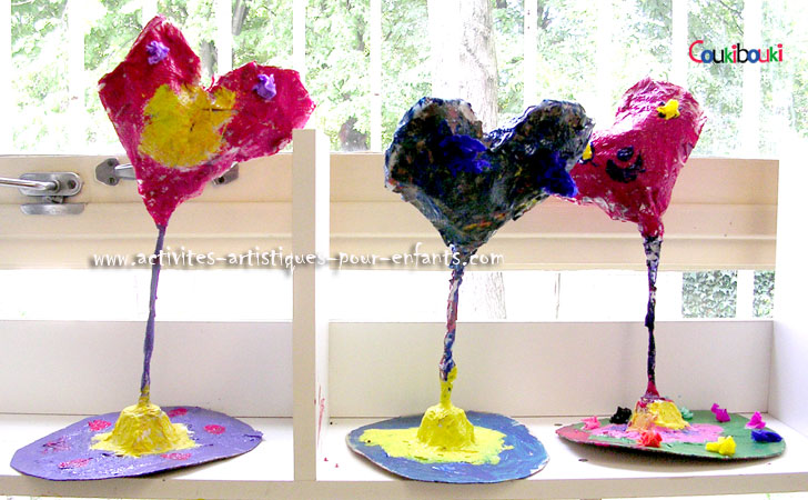 Cadeau Fête des Mères,  Le cours pour réalisé des  coeurs en  papier mache pour maman.