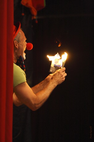 Clown Magicien Quimper, Spectacle de Clown et de Magicien en Finistere Bretagne.