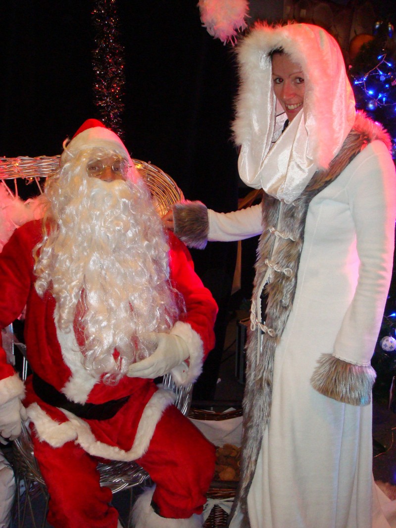 pere noel Finistere Bretagne, Spectacle de Clown et de Magicien en Finistere Bretagne.