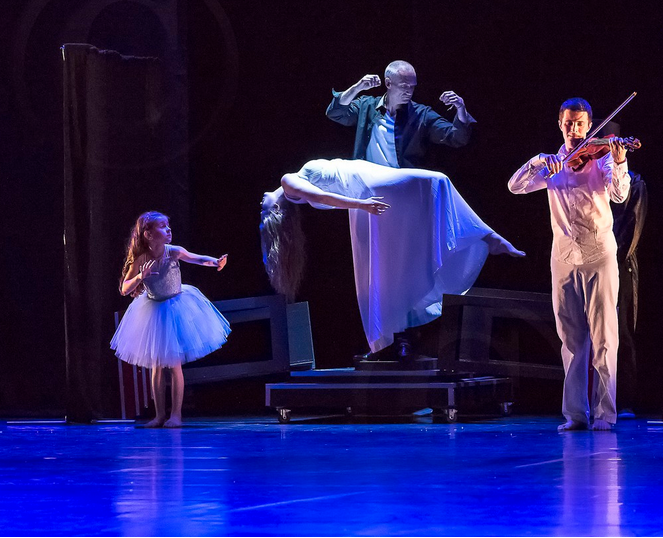 Magicien Finistere Bretagne quartz 2015, Spectacle de Clown et de Magicien en Finistere Bretagne.
