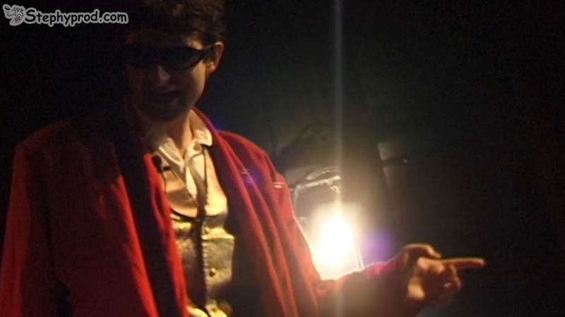 Spectacle Le Rock de la Sorcière le dimanche 4 octobre 2015. Stéphy dans le spectacle pour enfants Le  rock de la sorciere.