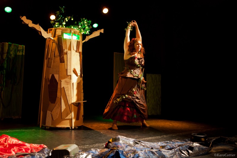 Polluair la sorcière et le petit peuple vert, Spectacle pour enfants à Aulnay-sous-Bois.