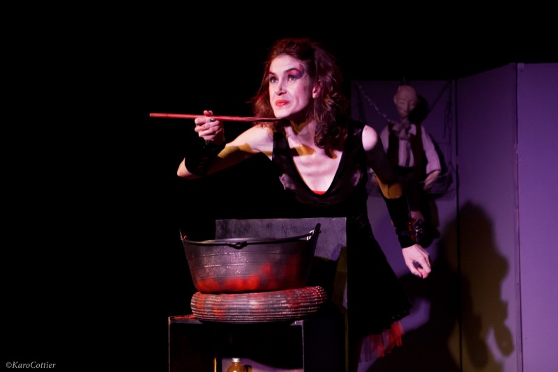 Spectacle enfant à Aulnay-sous-Bois, la sorcière et le petit peuple.