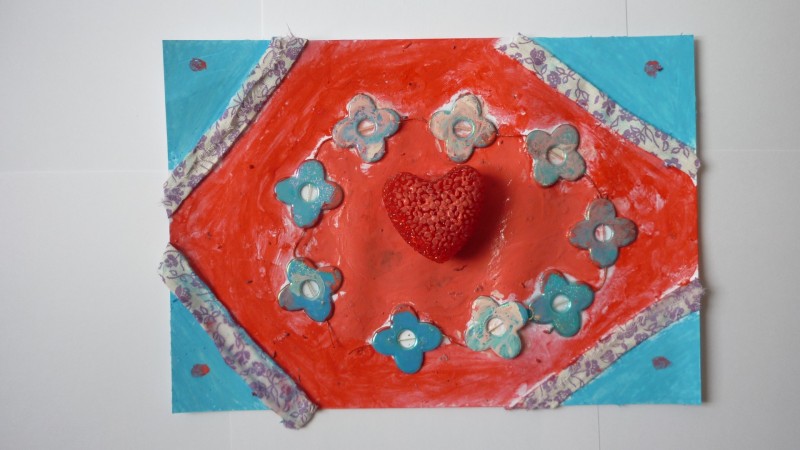 Ateliers d'arts plastiques à domicile, assemblage de matériaux