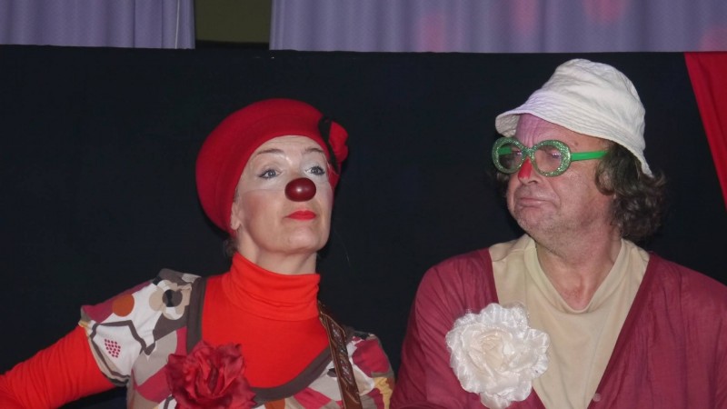 Spectacle musical à La Saint Nicolas à Lay saint Christophe avec les clowns Tarin  et Loiseau 