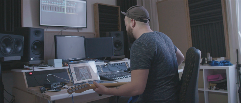 Tristan Lepagney, du groupe Colt Silvers, met en musique les dictées de Papy Guy