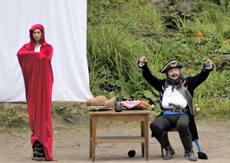 Spectacle enfant dans le bois de Boulogne Barbe Noire le pirate et la légende de l'île d'or