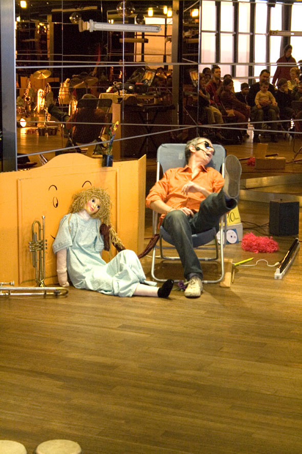 Spectacles enfants à Paris Montparnasse Le spectacle enfant les 12 voyages du piano magique au 56 éme étage de la tour Montparnasse