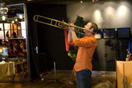 Spectacle montparnasse paris 14 me Le spectacle musical les 12 voyages du piano magique au 56 me tage de la tour Montparnasse thierry merle musicien, chanteur, comdien devant les enfants