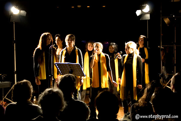 Une sortie pour les enfants et leurs parents à Paris. Une animation spectacle à la tour Montparnasse. Un concert gospel.