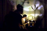 Spectacles jeunes enfants théatre d'ombres marionnettes Chanson d’automne Praxinoscope Théâtre au festival Spectacles en recommandé organisés par la Ligue de L'enseignement (FOL)