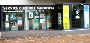 Le th&eacute;&acirc;tre pour enfants. l'affiche et la programmation des Spectacles jeune public de la salle de spectacle.