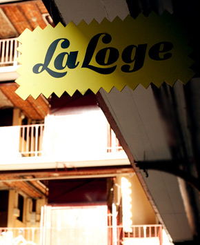 75011 Paris. Le th&eacute;&acirc;tre pour enfants La Loge. l'affiche de cette salle de spectacle pour enfants.